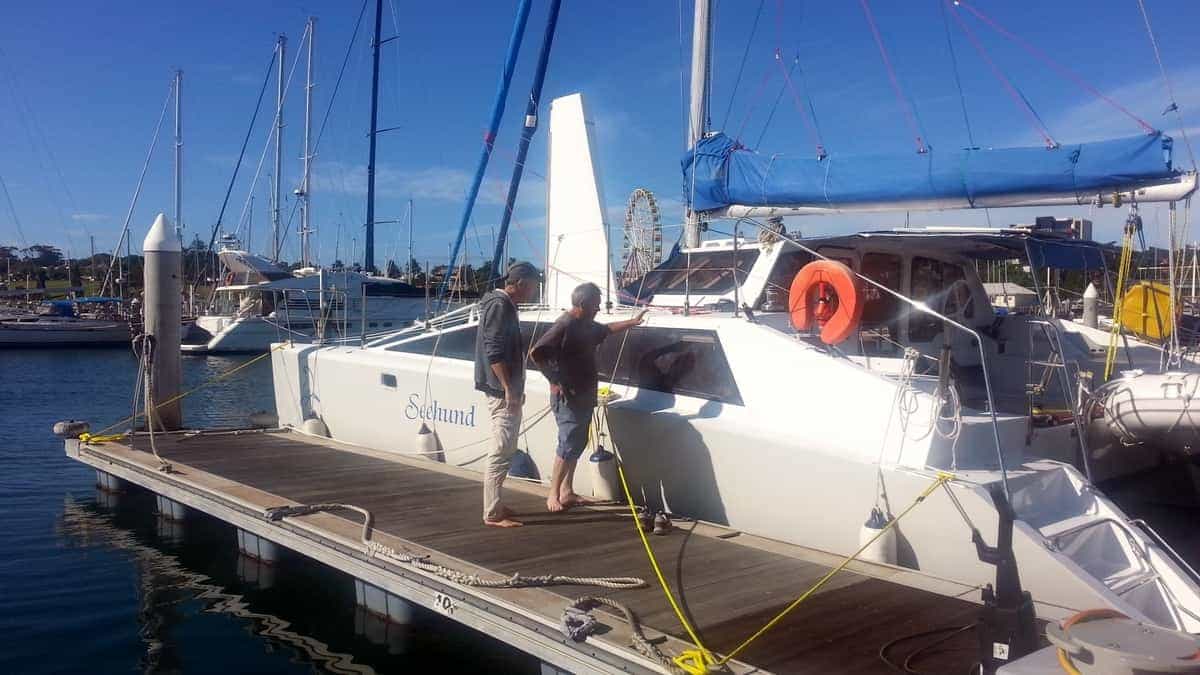 Daggerboard installation